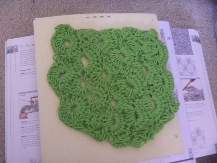 crochet bib using Cascade Yarns's Avalon
